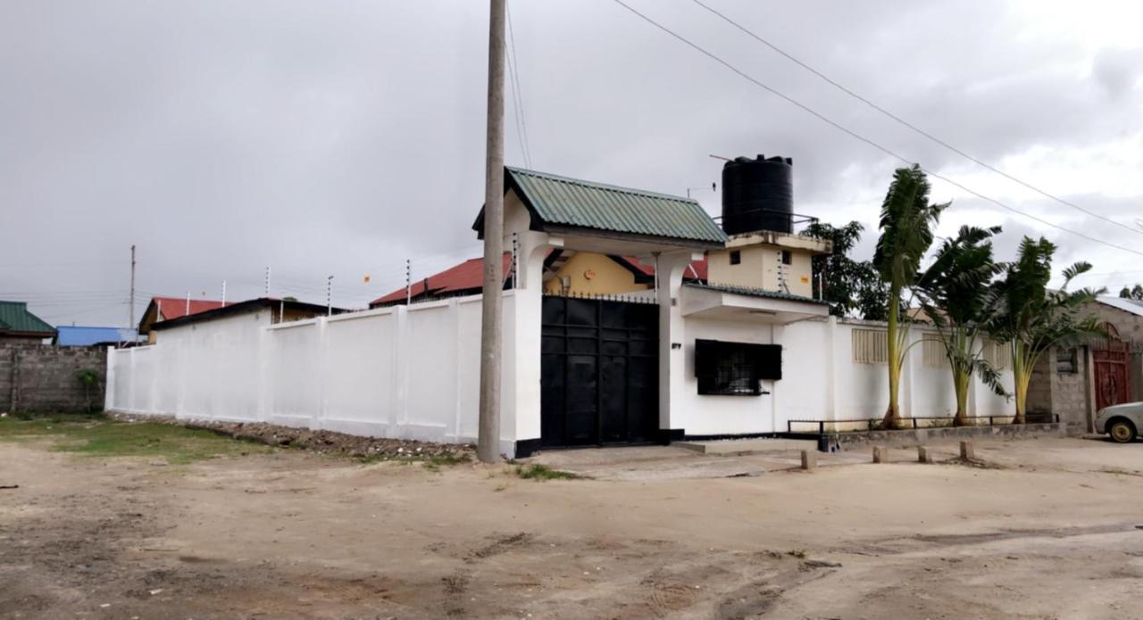 Jambo Hideaway Apartment Dar es Salaam Exterior foto